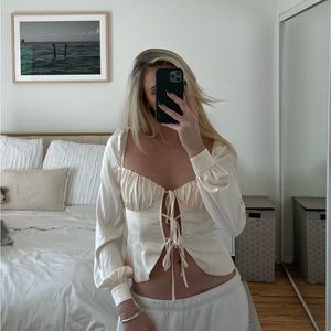 Waldorf Top in Ivory
MAJORELLE